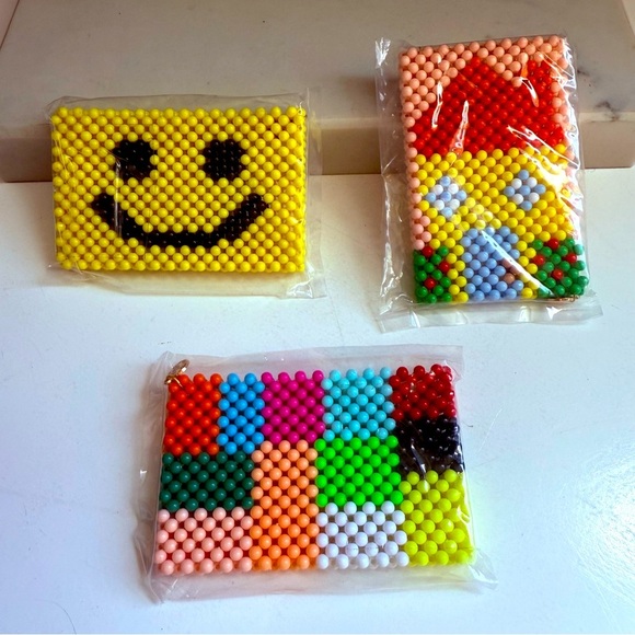 NWOT Susan Alexandra Ash House Beaded Card Holder - Picture 5 of 6